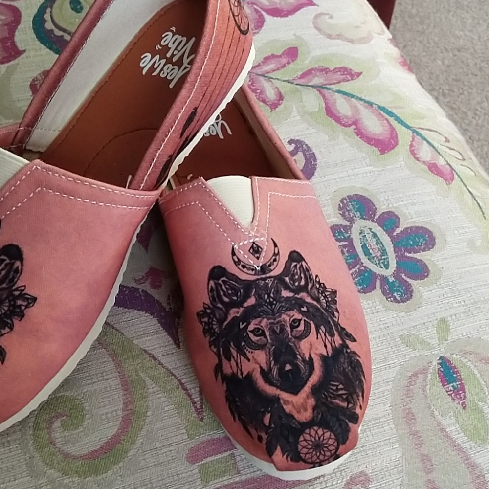 Yes We Vibe Wolf Shoes